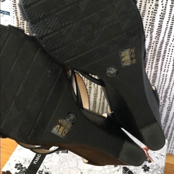 Chinese Laundry wedges S3 - Picture 2 of 4
